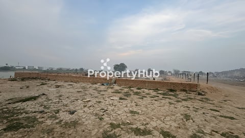 ដីលក់បន្ទាន់ទំហំ 1800ម៉ែត្រការេធ្វេីផ្ទះល្វែងលក់រឺជួលបាននៅម្តុំចាក់សំរាមក្នុងសង្