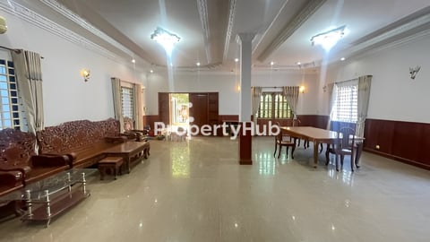 វីឡាសម្រាប់ជួល នៅទន្លេបាសាក់