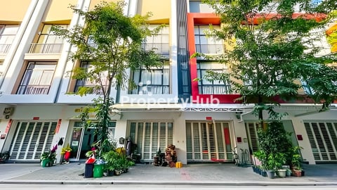 ផ្ទះអាជីវកម្ម សម្រាប់ជួល នៅក្នុងបុរីប៉េងហួតបឹងស្នោរ