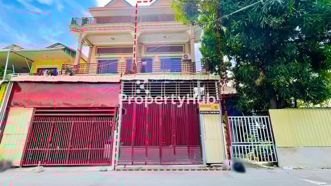 🏘 ផ្ទះល្វែង (ខាង) នៅជិតមហាវិថី271 និងផ្សារបឹងទំពុន ត្រូវការលក់បន្ទាន់ខ្លាំង