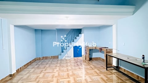 ផ្ទះជួលតម្លៃ 400$ លើផ្លូវធំ