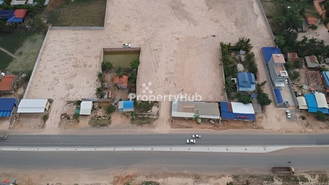 ដីលក់​ ២.៧៧​ ហិចតា​ ក្នុងទីប្រជុំជន