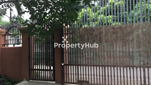 ដីភូមិលក់ (ចរចារបាន)