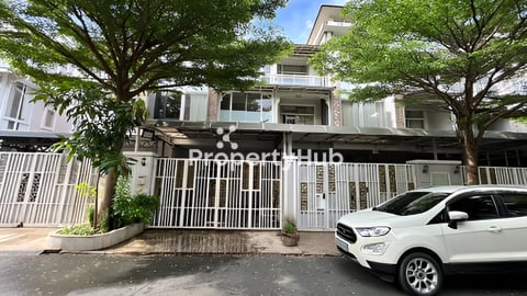 វីឡាកូនកាត់ សម្រាប់ជួល បុរី Orkide 2004