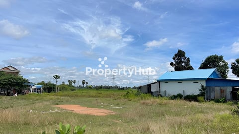 ដីលក់បន្ទាន់ នៅជិតវតផ្នៀត នៅភូមិបឹងខ្នំ សង្កាត់ពន្សាំង ខ័ណ្ឌព្រែកព្នៅ