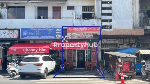 House for Sale near Riverside  Night Market