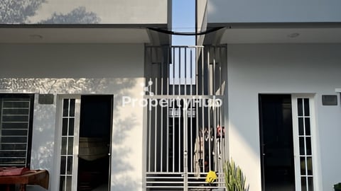 ផ្ទះលក់២ល្វែងជាប់គ្នា. 255,000$ ការឈ្មោះជូន។