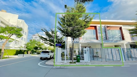 ម្ចាស់ផ្ទាល់  Conner villa urgent sale Orkide Sakura 6A