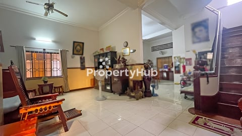 🏘 ផ្ទះវីឡា នៅជិតផ្សារស្ទឹងមានជ័យចាស់ ត្រូវការលក់បន្ទាន់ខ្លាំង