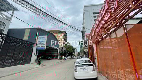 Large Commercial Land for Rent on Street 456