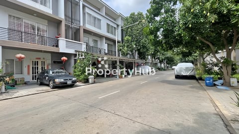 🏘 វីឡាកូនកាត់ (LC2) ក្នុងបុរី ប៉េងហួតប៉េសេ ត្រូវការលក់បន្ទាន់ខ្លាំង