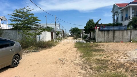 ដីលក់(20x30)នៅឈូកវ៉ា3