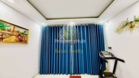 🏠ផ្ទះល្វែងកូនកាត់លក់បន្ទាន់ នៅក្នុងបុរីប៊ុនលី មានសួនច្បារធំទូលាយ និងសួនកុមារ