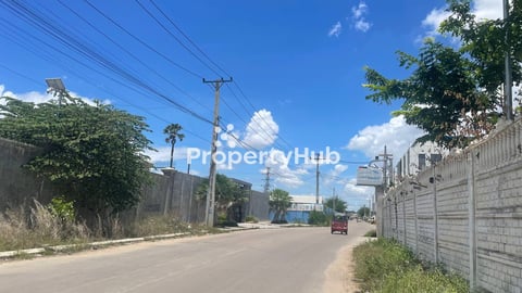 Spacious Commercial Land for Rent Near Blvd 60m