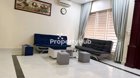 បុរីហាយធិចលុចសារីច្បារអំពៅ