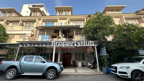 Link house LA Villa for Rent at Borey Peng Houth Beng Snao