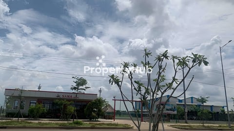 ជាប់នឹងផ្លូវ 30 ម៉ែត្រកែងនឹងផ្លូវ 14 ម៉ែត្រជាប្រភេទដីសម្រាប់ទិញធ្វើអាជីវកម្ម