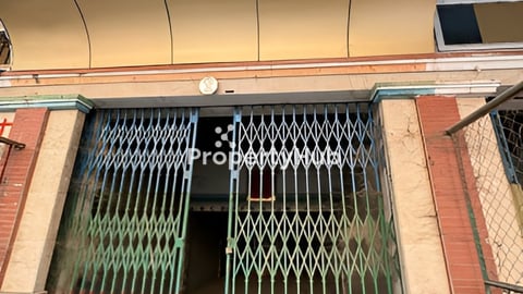 ផ្ទះលក់បុរីលឹមឈាងហាក់ កាត់ប្លង់រឹងជូន ចំងាយ 500ម៉ែត្រពីរង្វង់មូលចោមចៅ