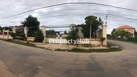 លក់បន្ទាន់ - ដីក្បែរផ្លូវជាតិលេខ៦ ប្លង់រឹងស្រាប់ អាចធ្វើអាជីវកម្មបាន (តំលៃចរចារ)