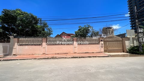 ដីលក់នៅទួលគោក ខាងកើតសាលាឥន្ត្រទេវី