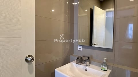 Parkland condo for rent