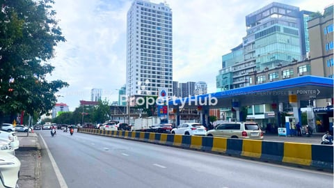 ដីលក់នៅលើផ្លូវព្រះមុនីវង្ស