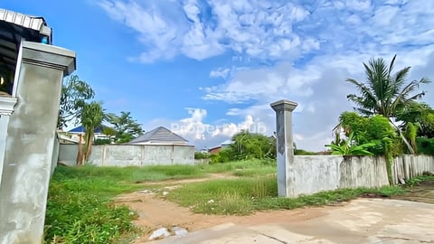 ដីសម្រាប់លក់ នៅជិតបុរីវ៉ារីណា សែនសុខ