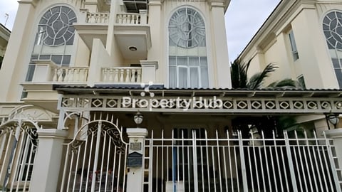 វីឡាភ្លោះជួលមានសំភារៈពេញគ្រប់ជាន់ ក្នុងបុរីមេគង្គ រ៉ូយ៉ាល់ (Mekong Royal 6A)