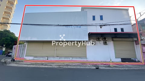 ហាងសំរាប់ជួលទំនុបទឹក  /  Shop for rent Tumnub Tuek