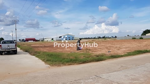 ដីលក់ នៅផ្លូវជាតិលេខ ៣ ត្រង់គីឡូម៉ែត្រលេខ ៤០ (ជាប់រោងចក្រផលិតទឹកសុទ្ធ​)