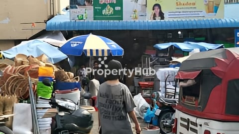 អាគារអូឬស្សីកែង(មាន2តូប) ក្នុងផ្សារអូរឬស្សី សម្រាប់លក់ ជាន់ក្រោម មានចំណូលស្រាប់