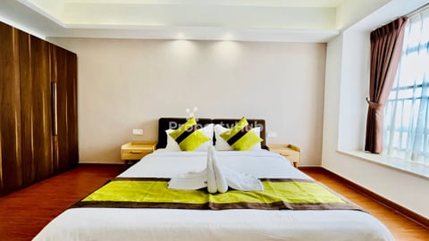 3Rooms 133㎡ $900 Aeaon mall 1 ( 7 minutes )