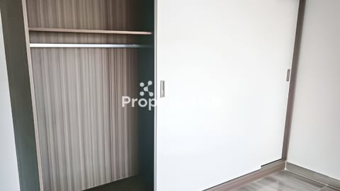 ខុនដូរ សម្រាប់លក់ នៅគម្រោង East Sen Sok Condominium (H-15595)