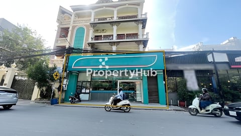 ម៉ាតសម្រាប់ជួល នៅបឹងត្របែក