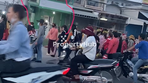 ផ្ទះរកសុីមុខរោងចក្រ