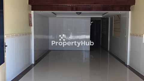 ផ្ទះល្វែងFlat ចំហៀង វាលស្បូវ