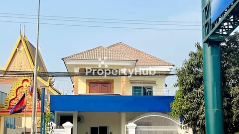 ផ្ទះអាជីវកម្មសម្រាប់លក់ នៅលើផ្លូវធំផ្លូវជាតិលេខ1 (សង្កាត់វាលស្បូវ) កំពុងមានចំណូល