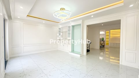 វីឡាភ្លោះ លក់បន្ទាន់ បុរី Orkide 6A