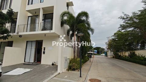 URGENTLY SALE The best corner link villa in Samraong Village