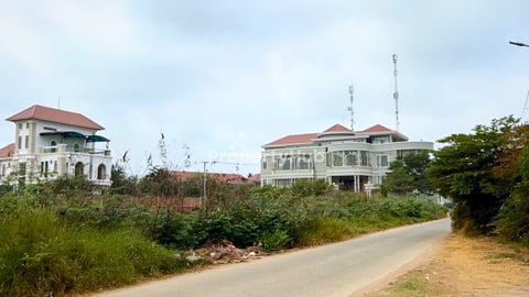 ដីលក់នៅជិតផ្លូវថៃហ្គឺ