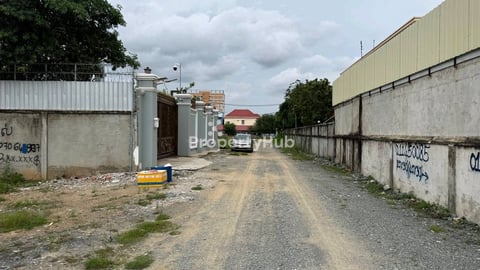 ដីលក់នៅជិតបុរីពិភពថ្មីឈូកមាស