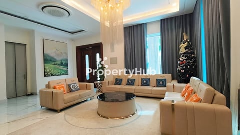 វីឡាឃ្វីនសម្រាប់លក់ នៅក្នុងបុរីប៉េងហួតបឹងស្នោរ | Queen Villa for Sale in Borey P