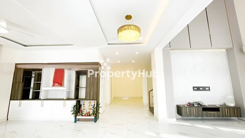 វីឡាឃ្វីនកែងត្រូវការលក់បន្ទាន់ខ្លាំង នៅបុរីវ៉ារីណា (The Sensok) ខណ្ឌសែនសុខ