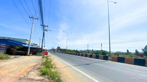 ដីលក់នៅលើផ្លូវជាតិលេខ2 ទល់មុខបុរីពិភពថ្មីគួរស្រូវ2