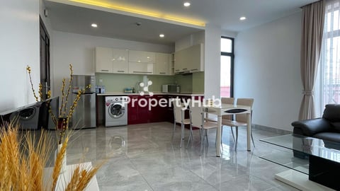 Modern 1-Bedroom Apartment Close to Wat Phnom for rent