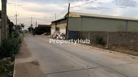 ដីកែងសម្រាប់ជួលបើកអាជីវកម្ម ឫឃ្លាំង