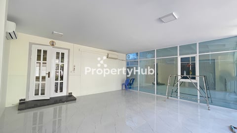 វីឡាភ្លោះសម្រាប់លក់ នៅបុរីប៉េងហ៊ួត បឹងស្នោរ