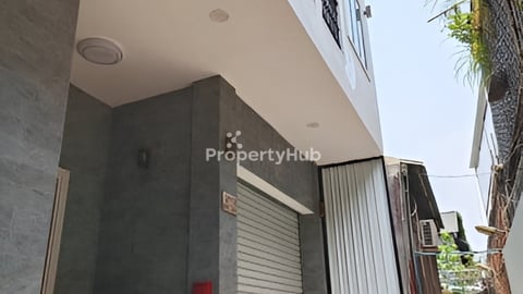 Room Apartment for rent (Near Riverside)