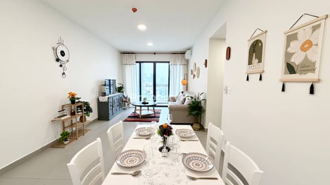 Modern 3-Bedroom Condo for Rent – Urban Village Phase 2 (Brand New)