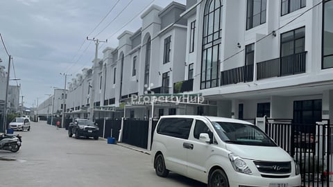 វិឡាកូនកាត់ Asiatic II (4 បន្ទប់គេង 5 បន្ទប់ទឹក)